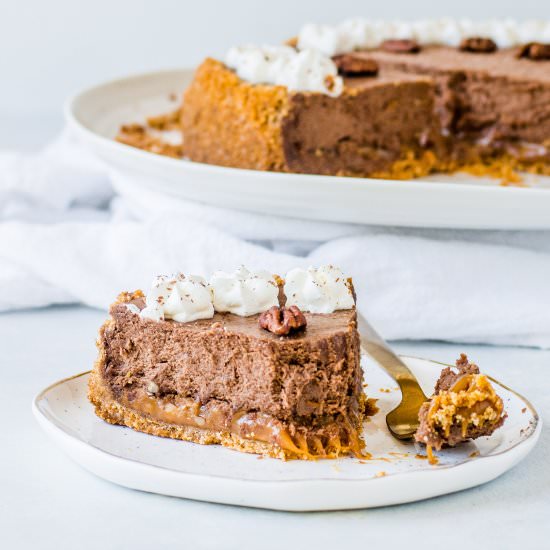 Turtle Cheesecake - Recipe photo by theitsybitsykitchen