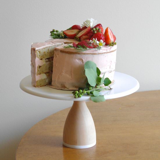rhubarb strawberry layer cake - Recipe photo by tentimestea