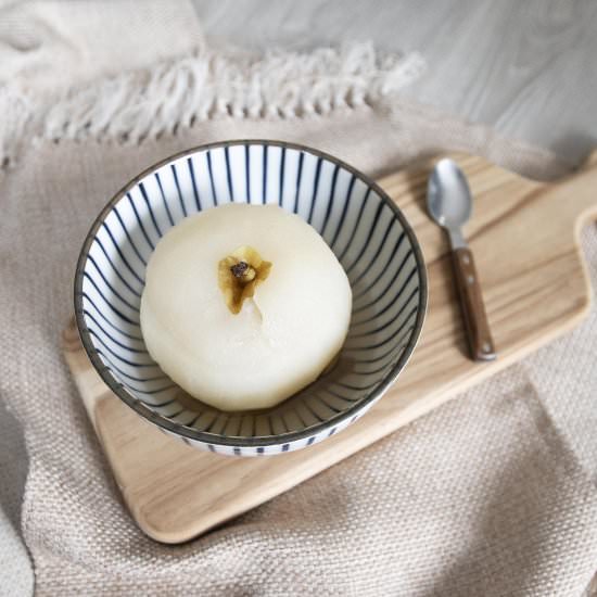 Steamed pear with rock sugar - Recipe photo by foodmakesmehappy
