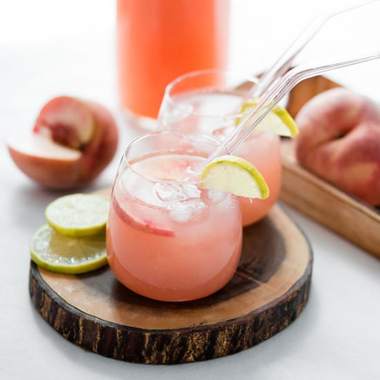 Fresh Peach Lemonade - Recipe photo by cookingwithnart