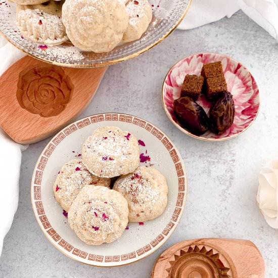 Ma'amoul (Date Filled Cookies) - Recipe photo by eleganteconomist