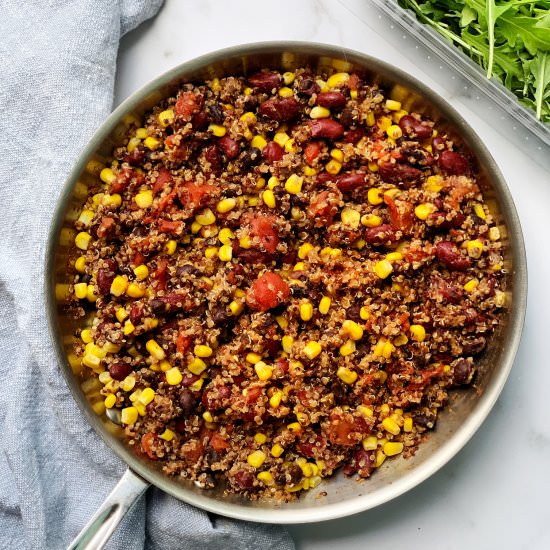 ONE PAN Chili Style Quinoa - Recipe photo by Donut Worry Be Healthy