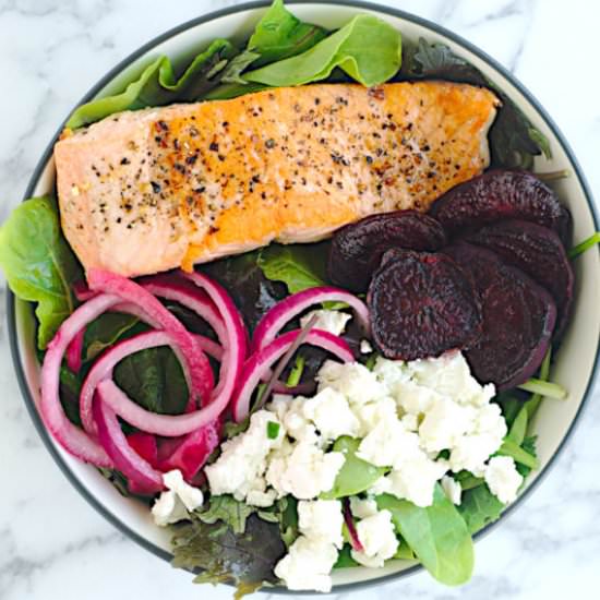 Beet + Goat Cheese Green Salad - Recipe photo by oliverealfood