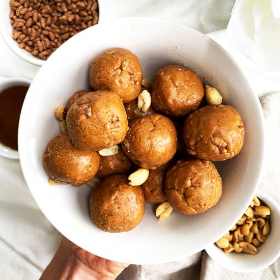No-Bake Crunchy Peanut Butter Balls - Recipe photo by hellospoonful