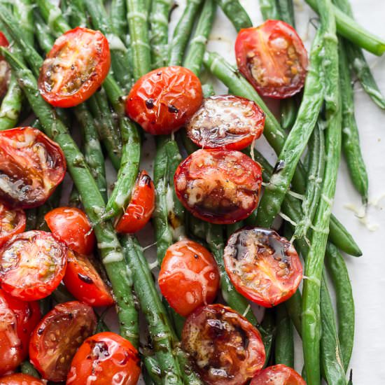 Roasted Balsamic Green Beans - Recipe photo by lavenderandmacarons