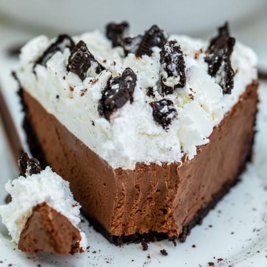 No Bake Chocolate Pie - Recipe photo by peasandpeonies