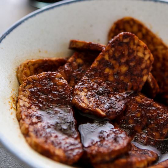 Smoky Tempeh Marinade - Recipe photo by HappyKitchen.Rocks