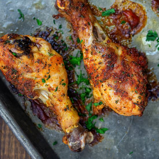BAKED CHICKEN DRUMSTICKS - Recipe photo by ThatLowCarbLife