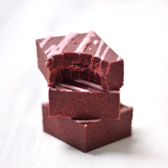 Red Velvet Freezer Fudge - Recipe photo by greensofthestoneage