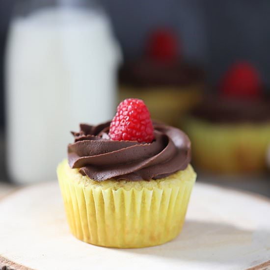 Low-Carb Yellow Cupcakes - Recipe photo by Lila Ruth Grain Free