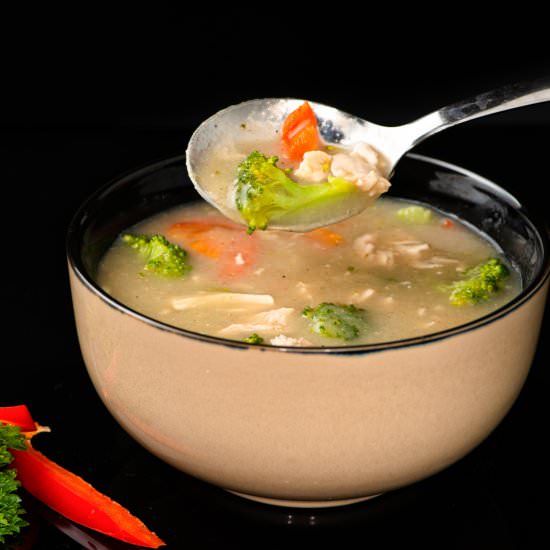 Chicken Broccoli Soup/ Healthy soup - Recipe photo by meemiskitchen