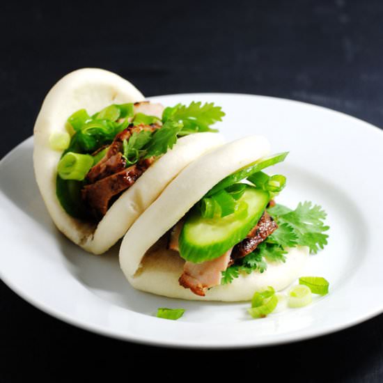 Barbecued pork bao - Recipe photo by white plate blank slate