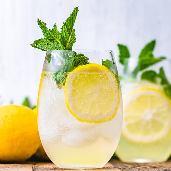Limoncello Spritz - Recipe photo by sipandfeast