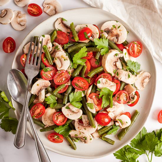 Green beans and cherry tomato salad - Recipe photo by tastyandfrenchy