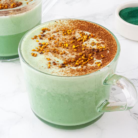Vegan Spirulina Latte - Recipe photo by foodaciously
