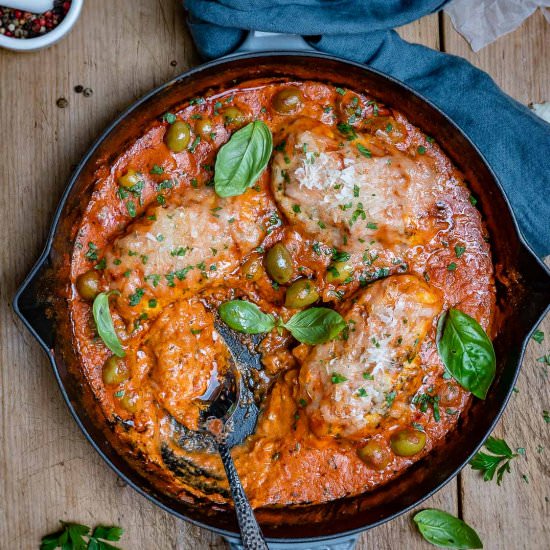 Creamy Italian Chicken Recipe - Recipe photo by Blondelish.com