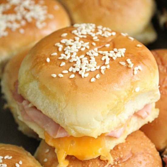 Ham & Cheddar Sliders - Recipe photo by Table for 7
