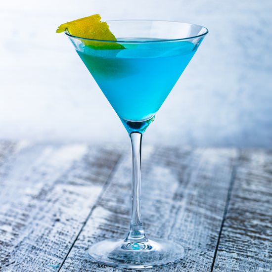 Angelo Azzurro Cocktail - Recipe photo by sipandfeast
