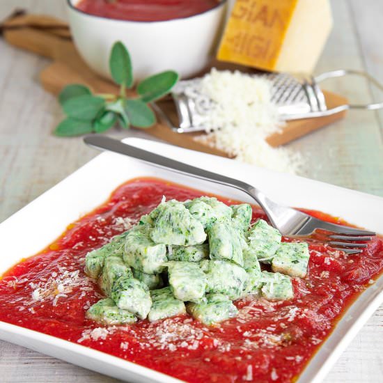 SPINACH AND RICOTTA GNOCCHI - Recipe photo by Philosokitchen