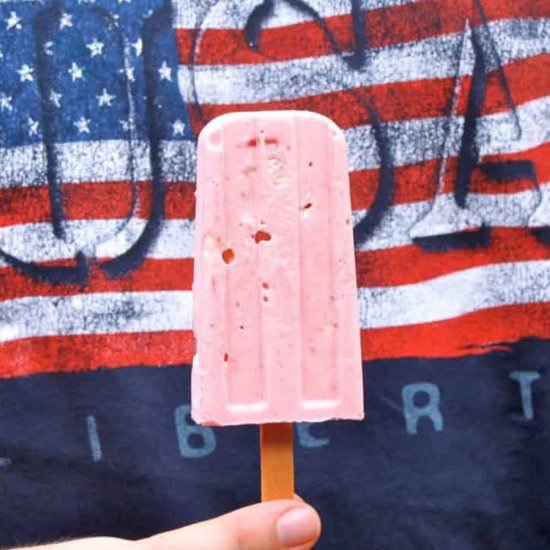 strawberry meringue popsicles - Recipe photo by christinascucina