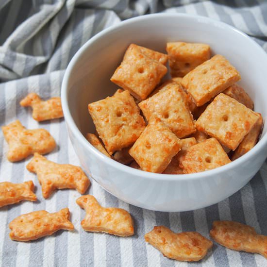 Homemade cheese crackers - Recipe photo by carolinescooking