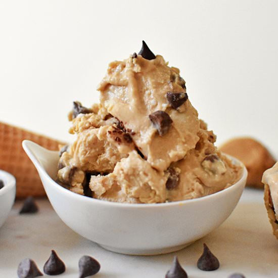 No-Churn Peanut Butter Ice Cream - Recipe photo by Elke living