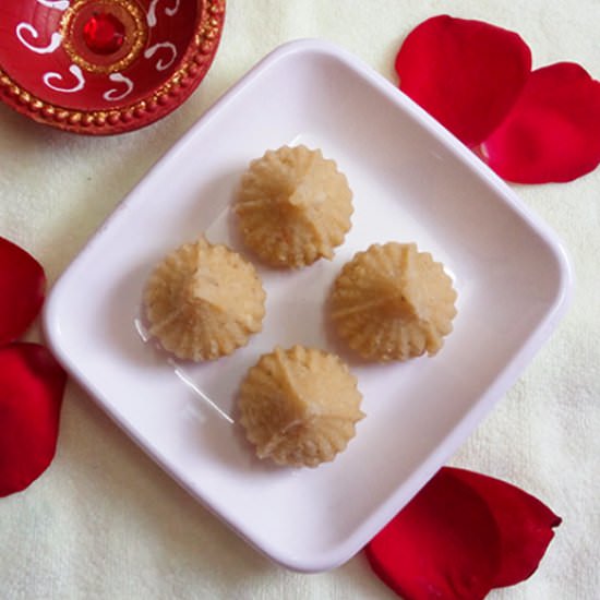 Churma Modak - Recipe photo by tastentips