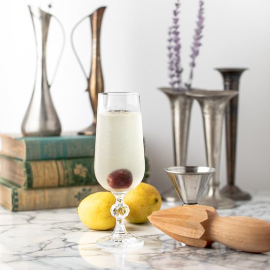 French 76 Cocktail - Recipe photo by sidewalkshoes