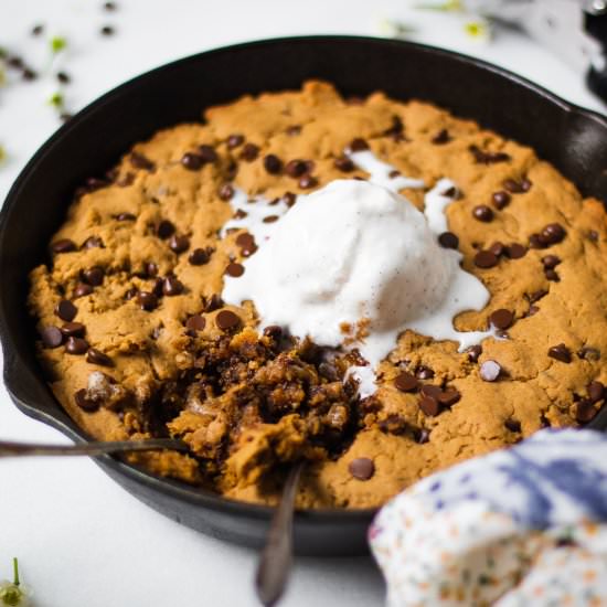 Healthy Peanut Butter Pizookie - Recipe photo by thebananadiaries