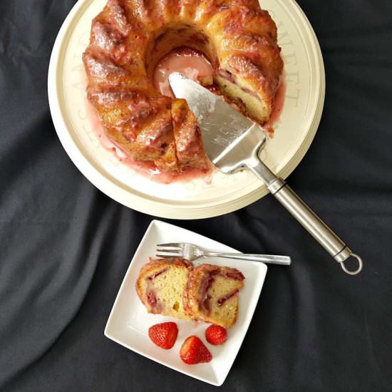 strawberry yoghurt cake - Recipe photo by Cuisine Fiend