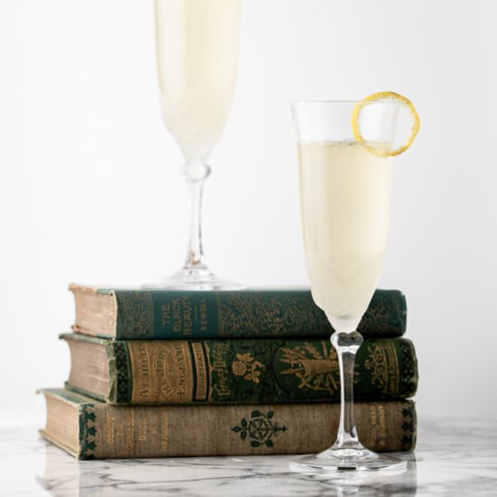 French 77 Cocktail - Recipe photo by sidewalkshoes