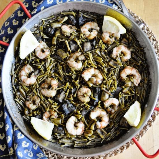 One-Pan Spanish Seafood Pasta - Recipe photo by Spain on a Fork
