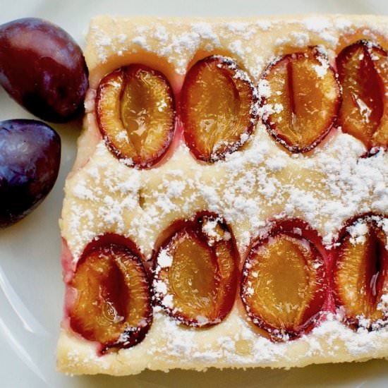 Vegan Plum Cake - Recipe photo by veganonboard