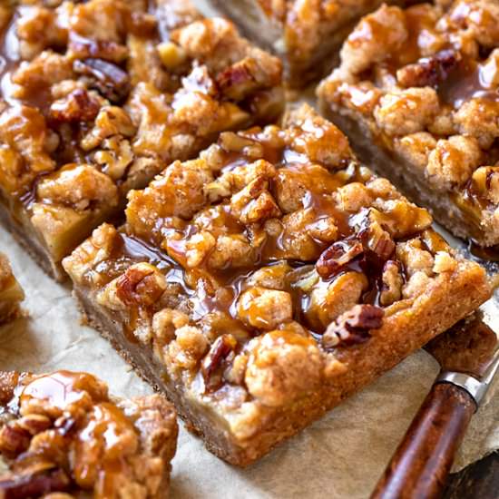 Caramel Apple Pie Bars - Recipe photo by thecozyapron