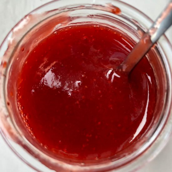 Easy Strawberry Coulis - Recipe photo by endofthefork