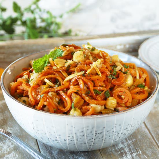 MOROCCAN CARROT SPIRAL SALAD - Recipe photo by mealsheelsandcocktails