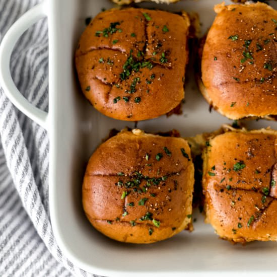 BBQ Chicken Sliders - Recipe photo by Simplylakita