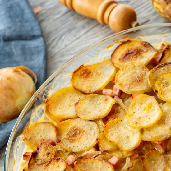 Scalloped Potatoes and Ham - Recipe photo by The Creative Bite