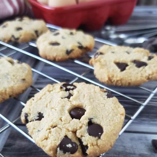 Keto Chocolate Chip Cookies - Recipe photo by HugForYourBelly