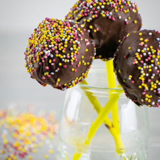 How to Make Cake Pops with a Mold - Recipe photo by inthekitchnet