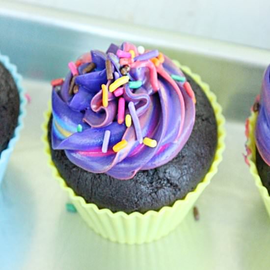 One Bowl Chocolate Cupcakes - Recipe photo by Table for 7