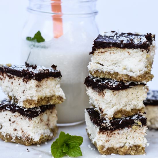 No-Bake Creamy Coconut Bars - Recipe photo by Elke living
