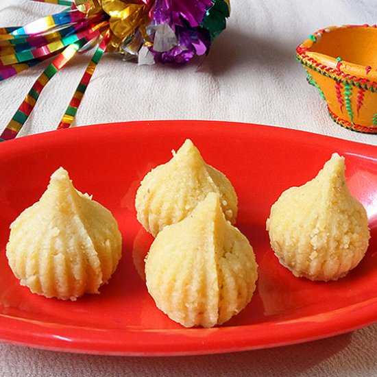 Saffron Coconut Modak - Recipe photo by shobhapink
