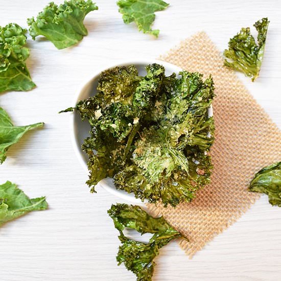 Crispy Kale Chips - Recipe photo by ADkitchen