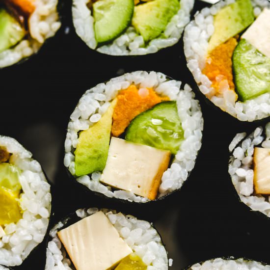 vegan take away sushi rolls - Recipe photo by okonomi kitchen