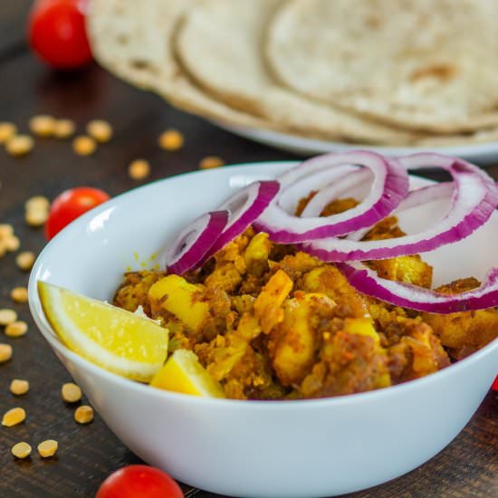Aloo Gobhi (Potato Cauliflower) - Recipe photo by garimag