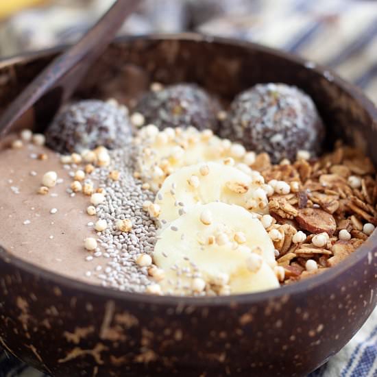 Vegan Chocolate Smoothie Bowl - Recipe photo by plant.well