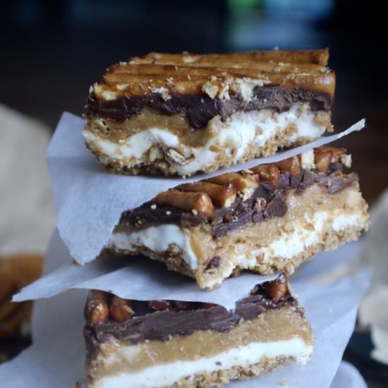 The Pretzel Crunch Bars of Dreams - Recipe photo by soulandstreusel