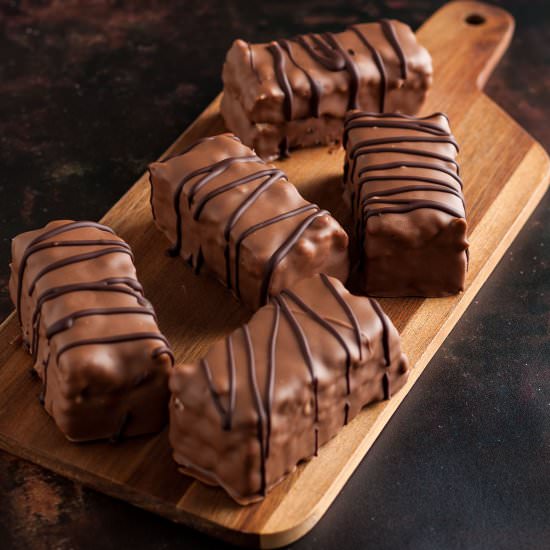 Oat and Marshmallow crispy bars - Recipe photo by Recipe Crumbs