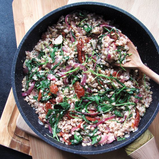 Buckwheat with sun-dried tomatoes - Recipe photo by Foodohfood